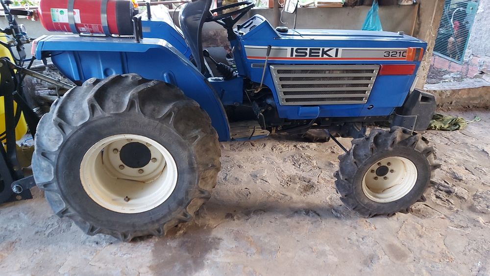 Trator Iseki 3210