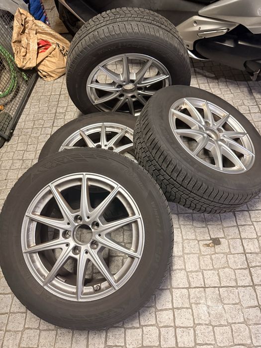 Jantes Originais Mercedes 16” com Pneus Hankook – Excelente Estado