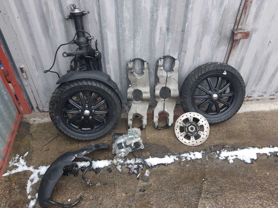 motocyklowe MP3 400 moduł .stacyjka klucze zawieszenie