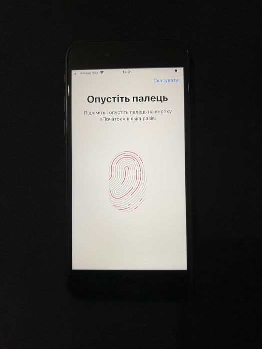 Продам iPhone SE 2020 обʼєм памʼяті  64GB