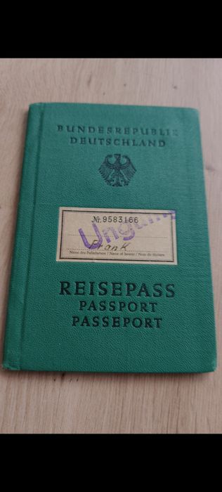 Kolekcjonerski paszport niemiecki z 1956 r