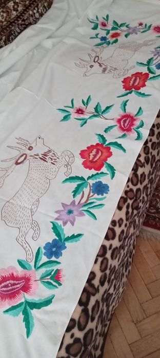 Продам вишиту простинь підзорник 155х196 см