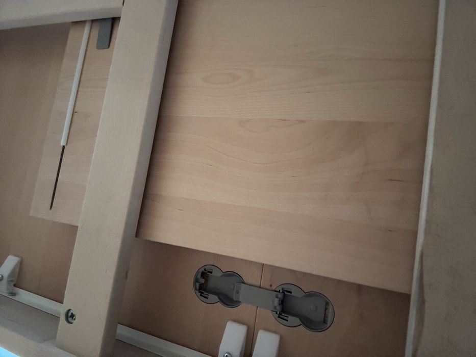 Mesa extensível RÖNNINGE (IKEA) para 6-8 pessoas