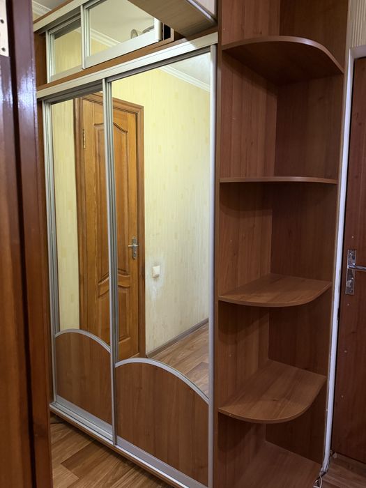 Продам Шафу-купе з кутовими полицями | Миколаїв