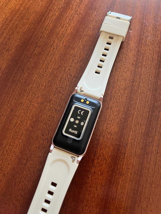 Smartwatch Fitness Dourado