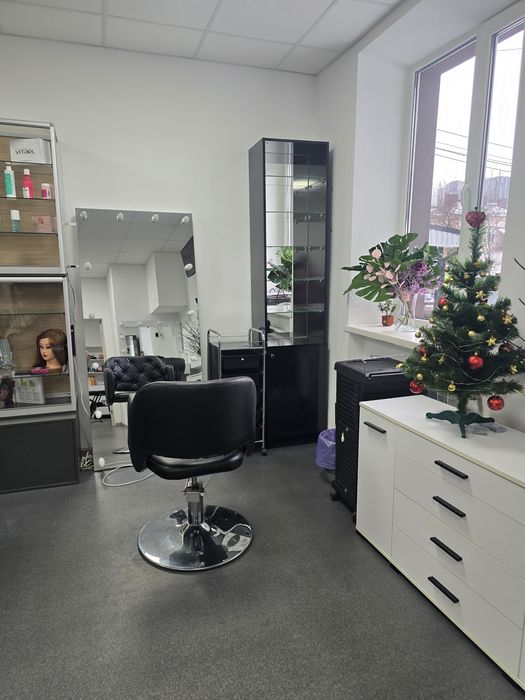 Здам в суборенду місце для перукаря, бровиста, лешмейкера, косметолога