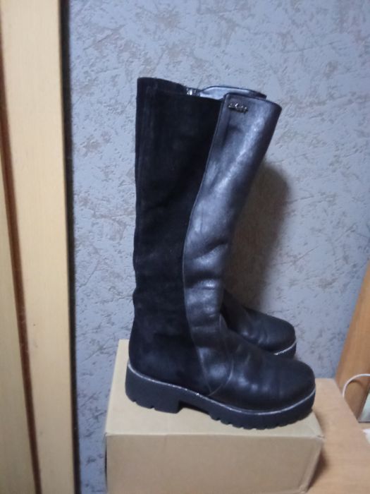 Продам чобітки шкіра замш