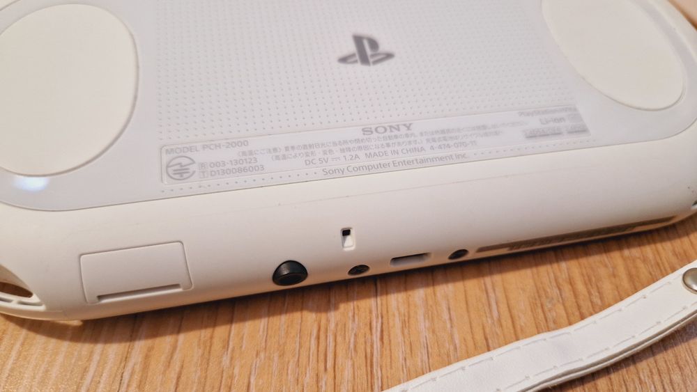 Sony Ps vita Slim  64гиг, 65 игр +чехол