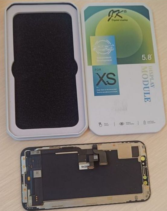 Продам дисплей для iPhone XS.
При не аккуратном снятии, дисплей стал показы