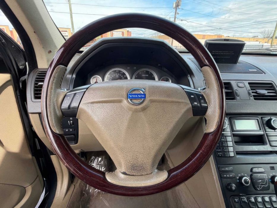 Volvo XC90      2014