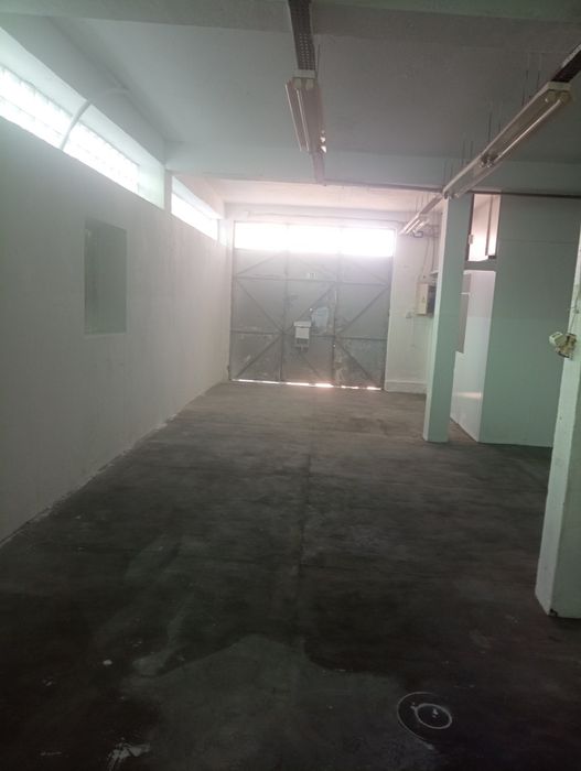 Armazém 200m2 Arrendar