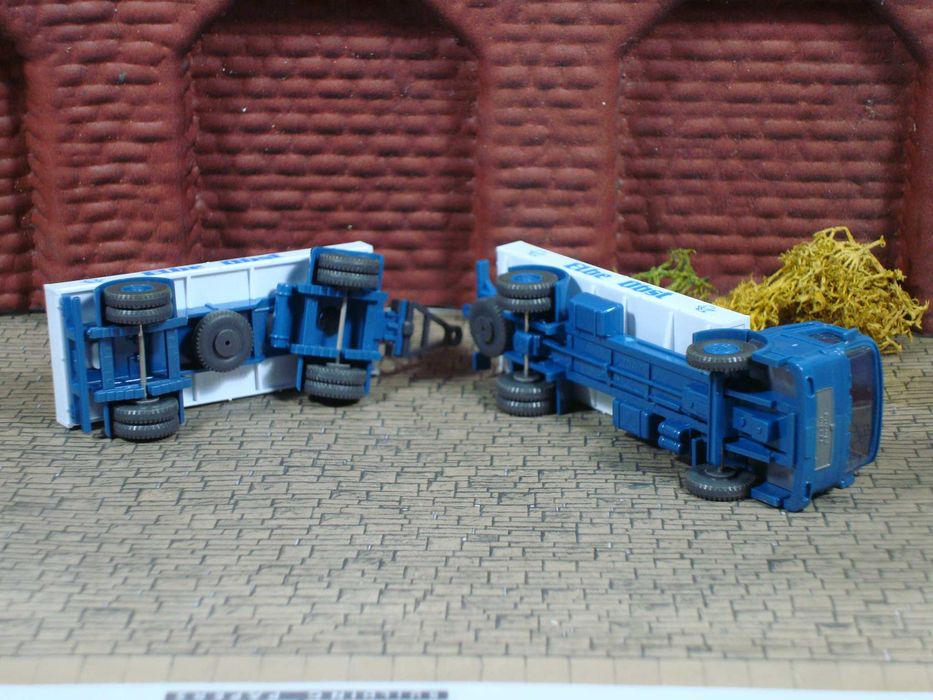 Wiking 424 - MAN / Camião Plataforma com Reboque "Elbe Obst" / Usado