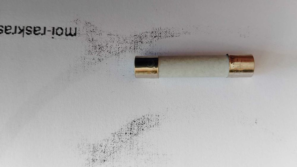 Запобіжник (керамічний) для мікрохвильової печі 250 В 15 A