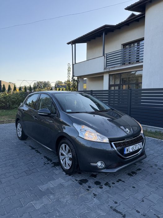 Peugeot 208