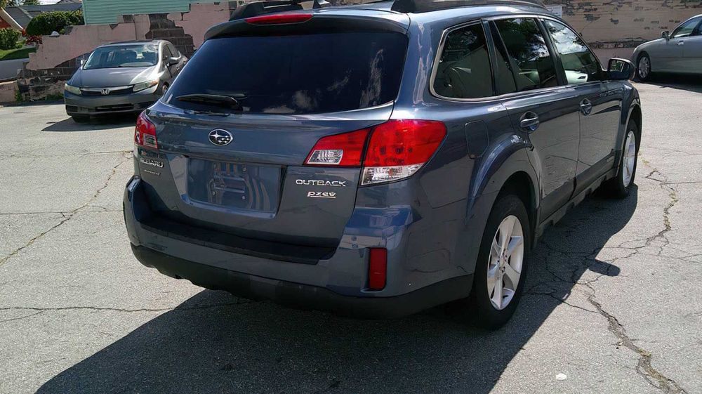Subaru Outback Limited      2013