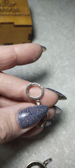 срібна підвіска і цепочка