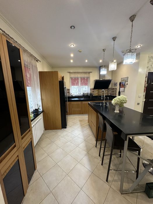 Оренда котеджу в Канадському селищі на 8 сотках