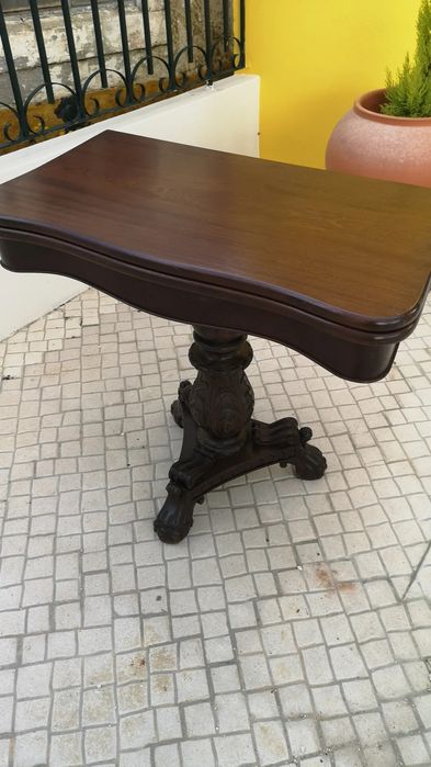 Mesa de jogo dobrável com pano verde – peça elegante