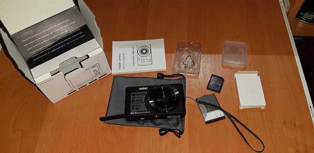 Цифровая камера 4K 48 MP  с SD-картой на 32 ГБ, 16 зумом и автофокусом