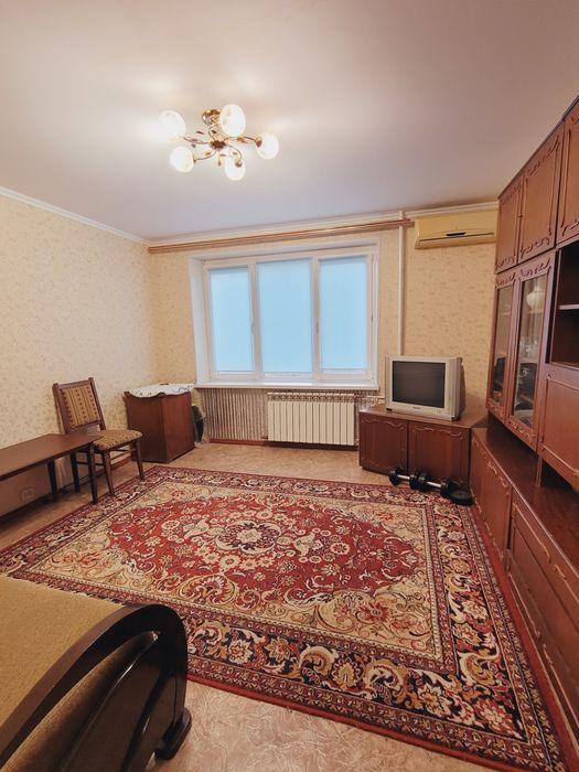2-х комн. квартира Даманский, улучшенной планировки, не угловая, не проходная, в хорошем жилом состоянии, всё рядом