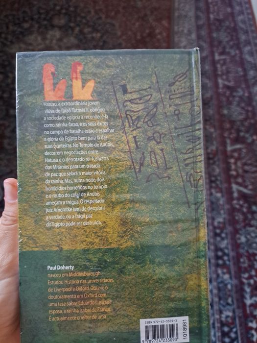 "O Roubo do Colar de Anúbis" de Paul Doherty