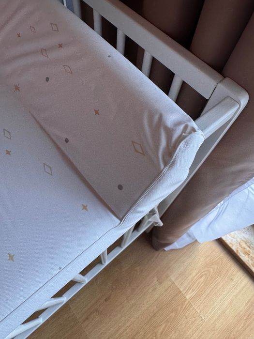 Przewijak na łóżeczko