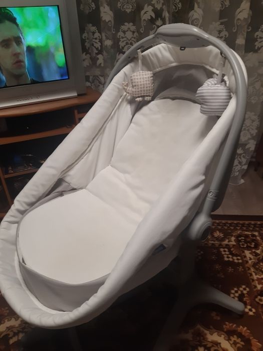 Продам люльку чико трансформер в стул для кормления музыка свет игрушк
