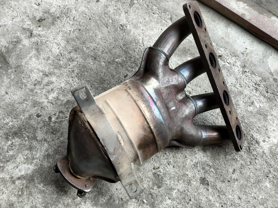 Випускний колектор Каталізатор LADA Xray 21129