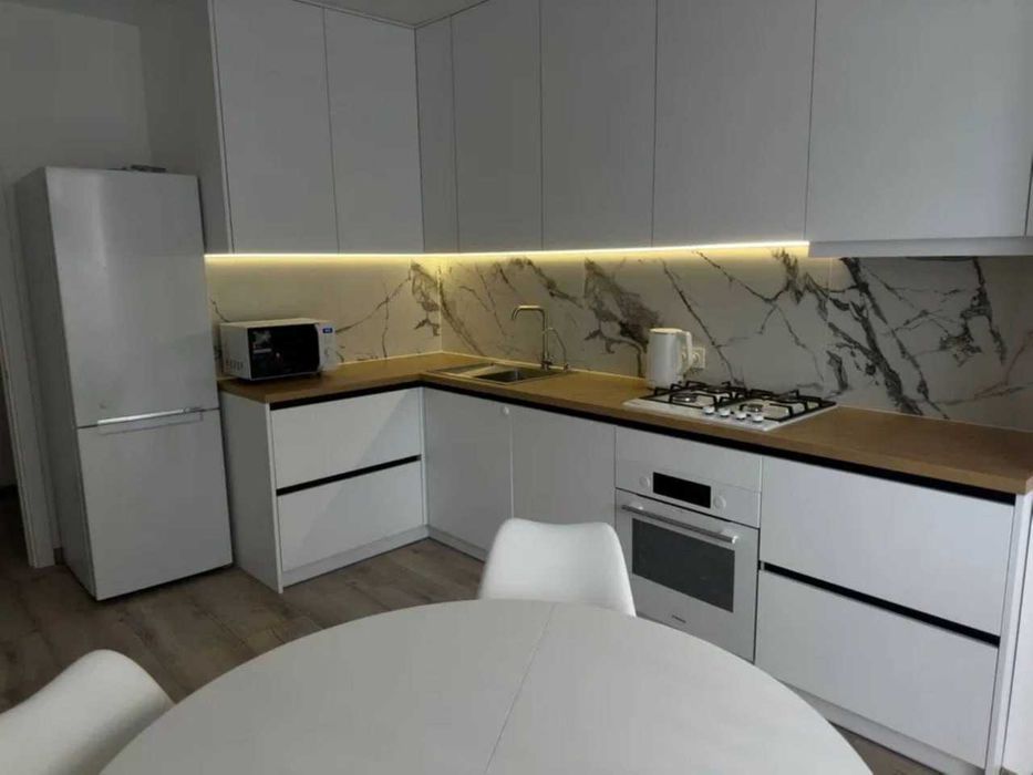 Оренда 2-кімнатної квартири 60 м² , вул Залізнична , 800  $