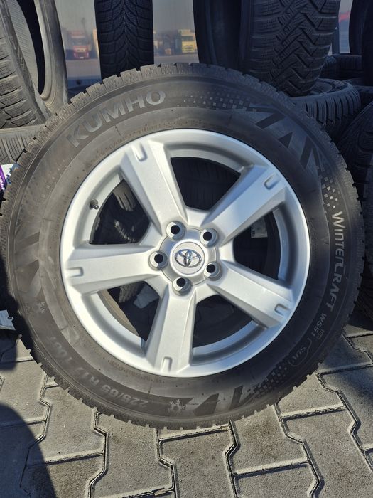 Продаж оригінальних дисків на Toyota RAV4 7JxR17