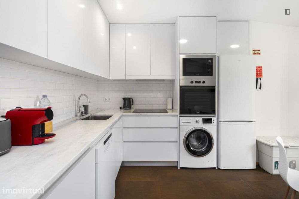 Quarto - localizado em Saldanha Lisbon