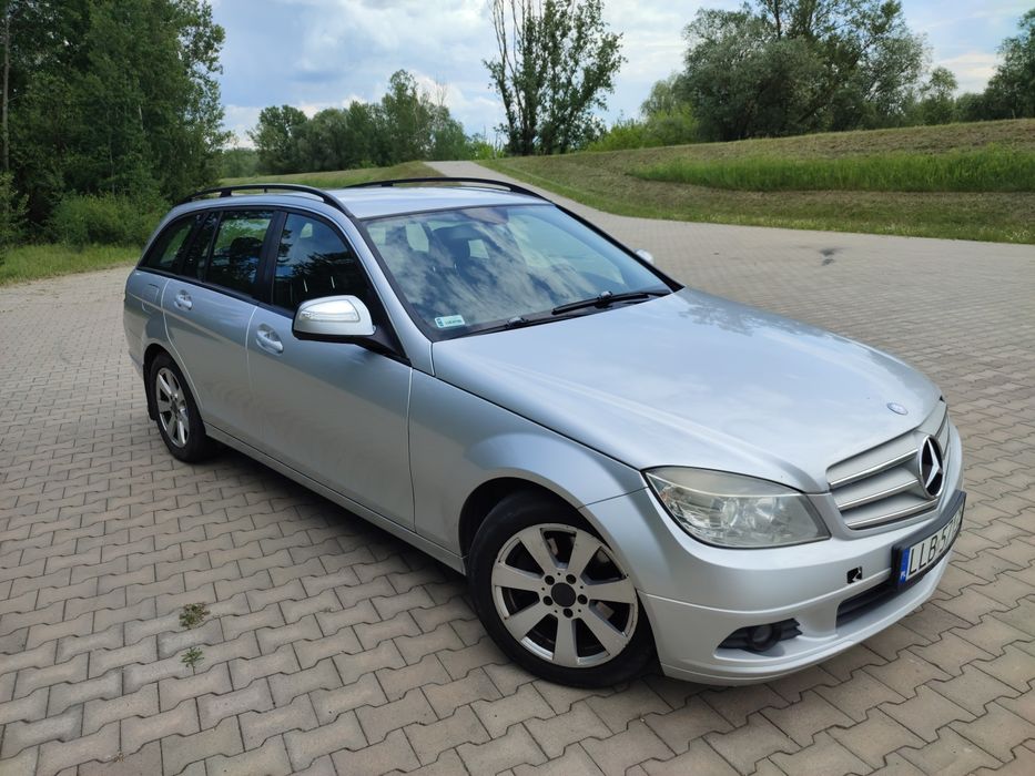 Samochód Mercedes