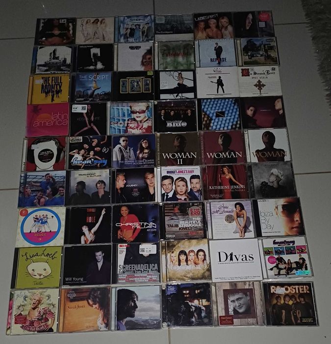 Płyty kompaktowe. Zestaw rok pop CD