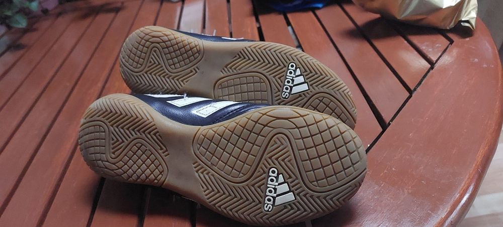 Halówki adidas rozmiar 33