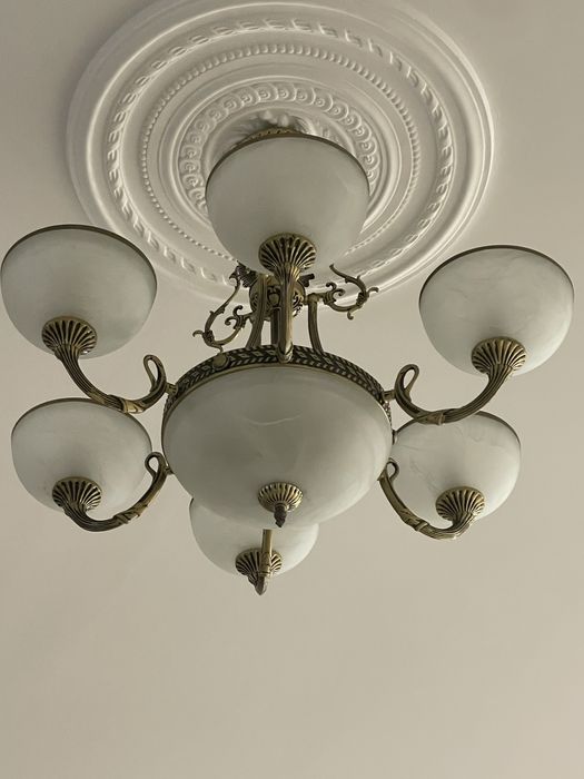 Люйстру красиву стельову 10шт є