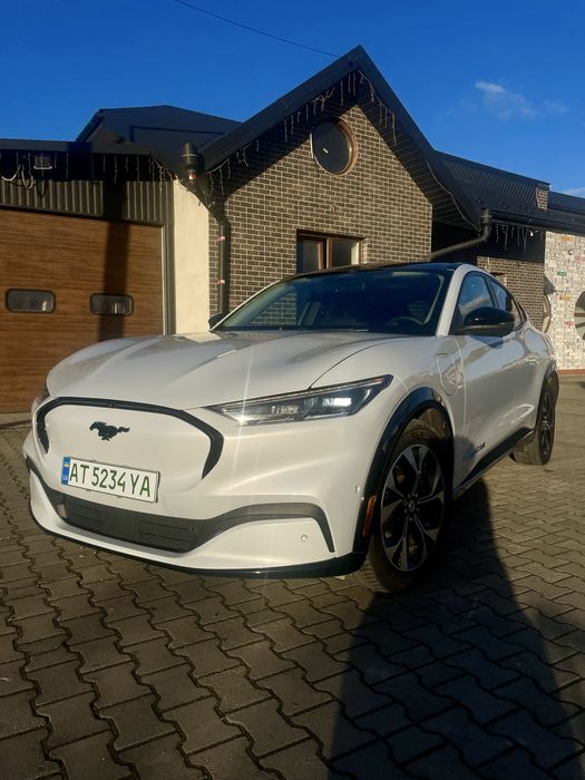 Ford mustang mach-е premium