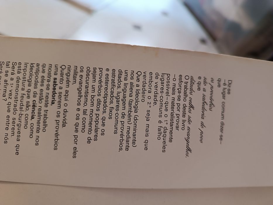 Nova recolha de provérbios e outros lugares comuns Portugueses