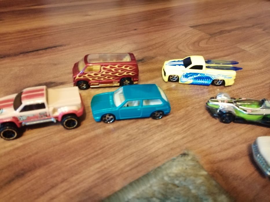 9 aut i helikopter hot wheels