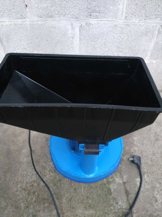 Зернодробилка,Млин,ДКУ,млинок,зернодробілка,зернодробарка