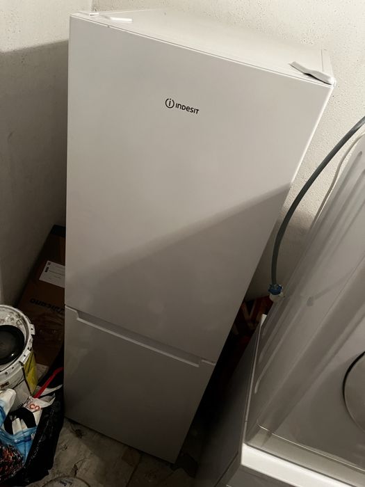 Máquina da roupa Indesit + Frigorifico Indesit