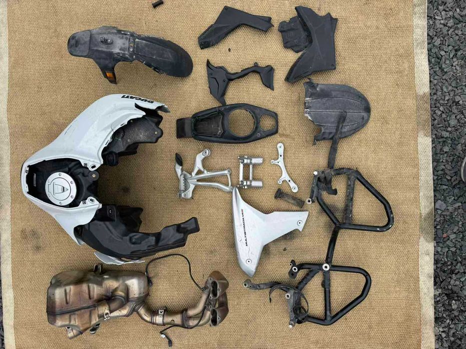 Ducati Multistrada V4S радіатор