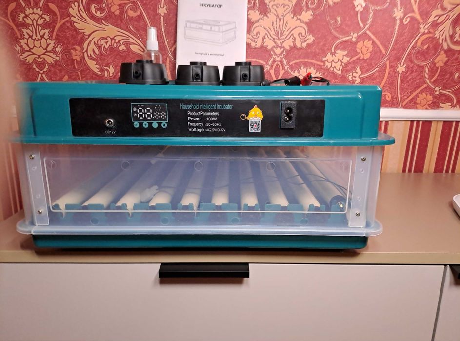 Инкубатор автоматический 12-220В Птаха Інкубатор і овоскоп