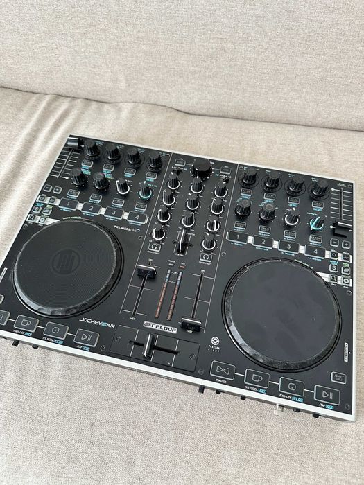 Reloop Jockey 3 Remix MIDI Controller | DJ Controller