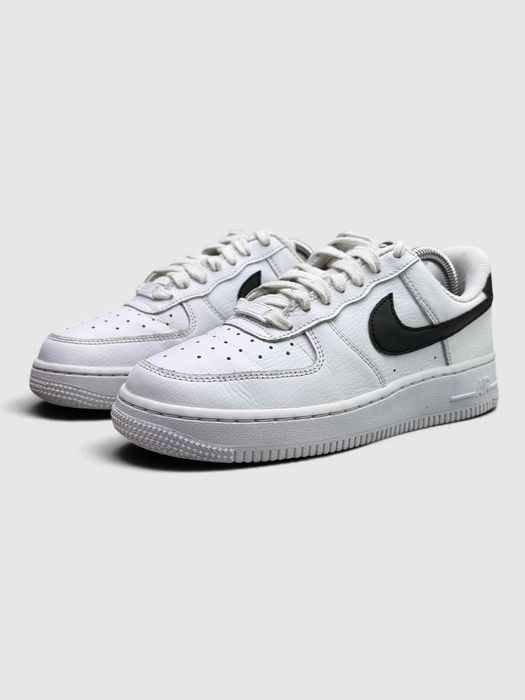 Buty Sportowe Nike Air Force 1 '07 Low Biały Czarny Rozmiar 37.5