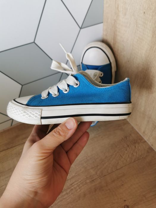 Niebieskie wiązane trampki rozm. 25