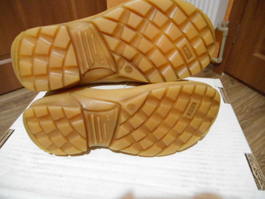 Сапоги,ботинки,размер 37.