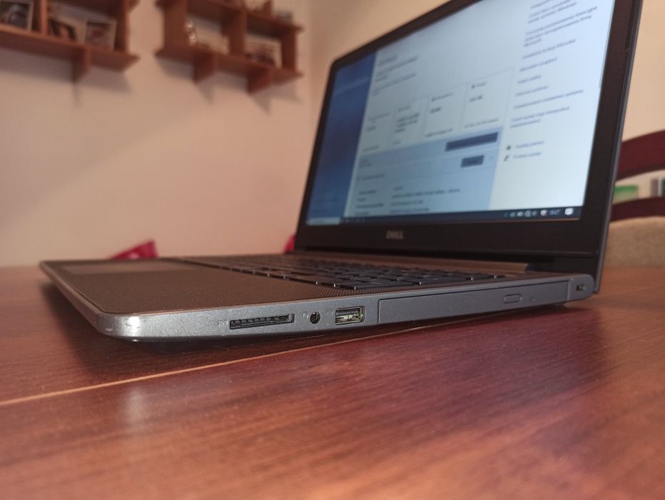Dell i3 8gb SSD laptop dobra bateria 2-3h