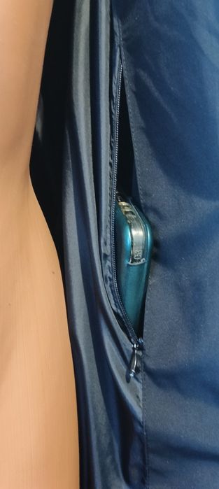 Зимовий жіночий пуховик