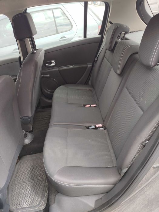 Renault Clio 2010 1.2 Gasolina para peças, abate ou para ser reparada a junta e radiador – 500€ negociáveis | Viseu