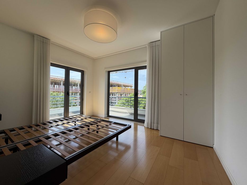 Arrendo Apartamento T1 Mobilado em Santa Clara, Leiria